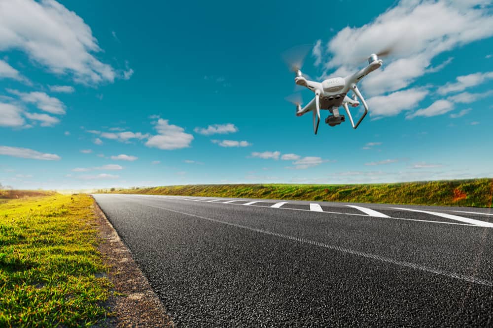 https://www.preflight.co.il/wp-content/uploads/2021/11/drone-transportation-drone-with-camera-controls-highway-road-conditions.jpg